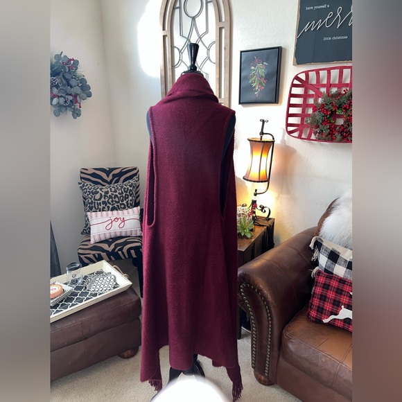 Long Fuzzy Vest - Picture 5 of 5